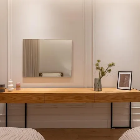 Apartment Night *